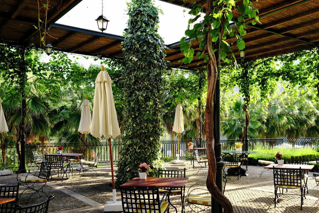 The Vintage House - Douro Hotel Pinhao Exterior photo The pergola at the restaurant