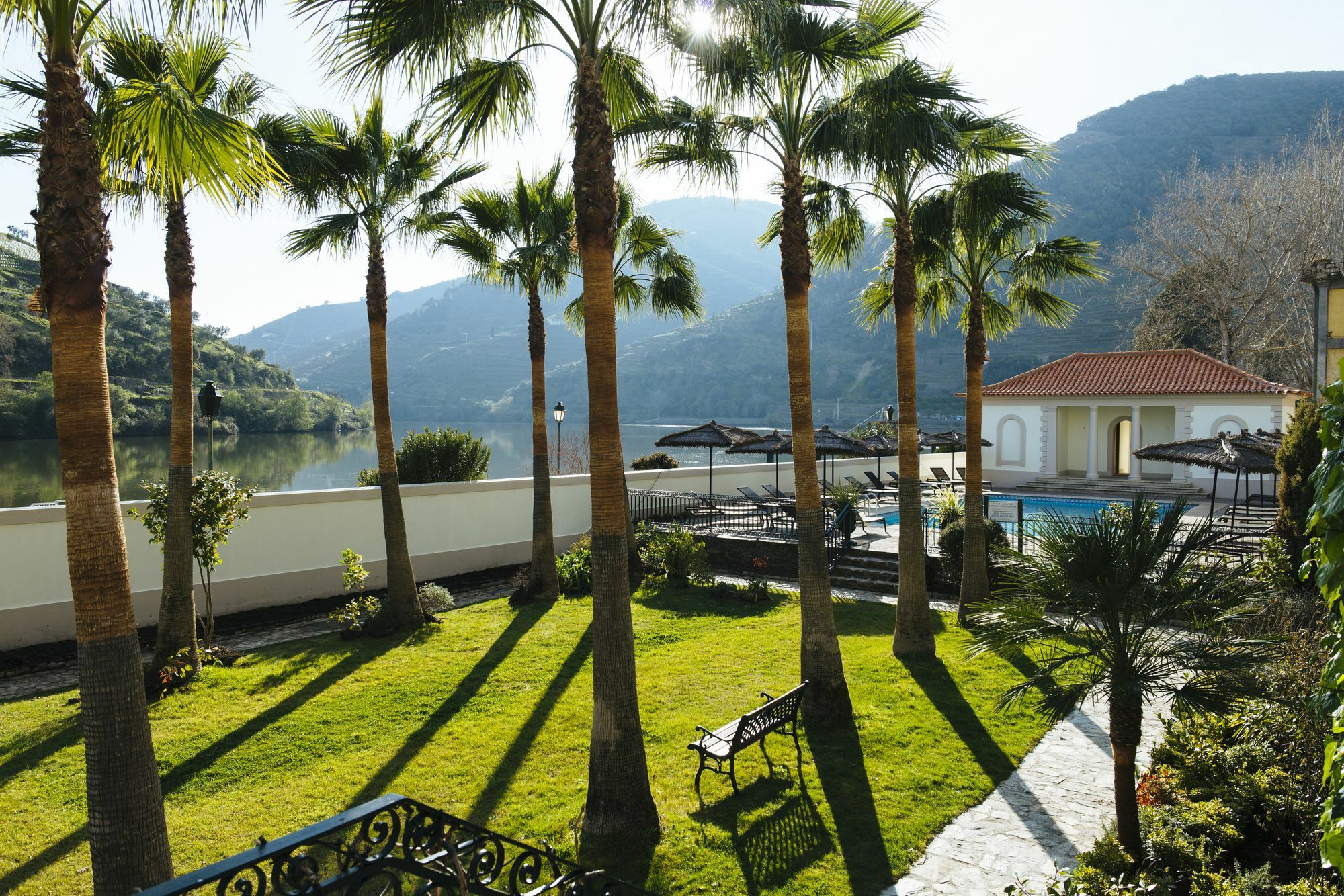 The Vintage House - Douro Hotel Pinhao Exterior photo A view of the resort